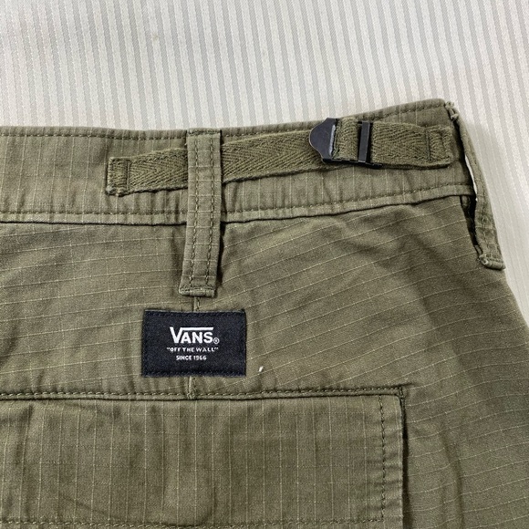 Vans Depot Cargo 19” Shorts - Picture 3 of 12